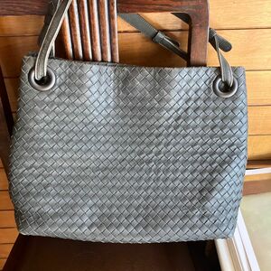 BOTTEGA VENETAグレー イントレチャート トートバッグ　インナーベージュジッパーポケットW33H27マチ14