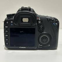 【AMT-8747】Canon キャノン EDS 7D イオス 本体のみ ジャンク品 一眼レフ 約1800万画素 デジタル カメラ デジカメ ブラック 保管品_画像3