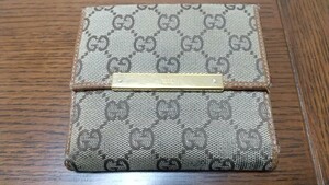 100円スタート!!【GUCCI GG柄 二つ折り財布】