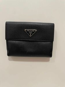 PRADA 三つ折り財布