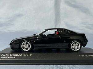 ミニチャンプス 製　　アルファ　ロメオ GTV 黒　　　　　　2003年 1/43