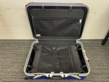 A1　GRIFFIN LAND　グリフィンランド　スーツケース　キャリーケース　ブルーカラー　鍵付き　横約43㎝　縦約68㎝　マチ約30㎝　現状品_画像8