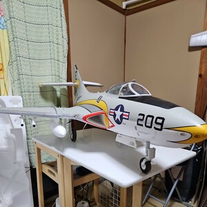 FW製 F9F-8 Cougar 80mmEDFラジコンジェット機