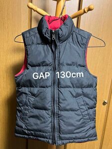 GAP ベスト　130cm 黒&赤　ブラック　レッド　ギャップ　キッズ　リバーシブル