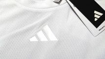【タグ付新品】アディダス adidas Tシャツ フロント小ロゴバック大ロゴ ホワイトS_画像2