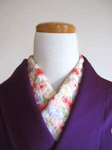 カラフル椿　パステルカラー　ふっくら総刺繍　セミアンティーク半衿