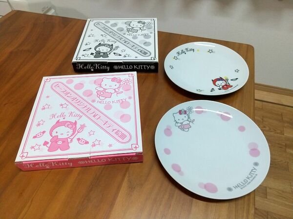 HELLO KITTY 絵皿 2枚セット