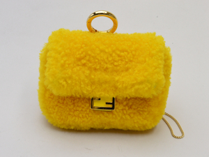 フェンディ FENDI 7AR844 NANO BAGUETTE CHARM ムートン キーホルダー/バッグチャーム/ポーチ イエロー レディース su_p e_u F-YA650