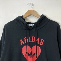 N1756-O-N◆ adidas アディダス フーディ パーカー フード スウェット トレーナー ハート ロゴ トップス◆sizeOT コットン ブラック 黒_画像3