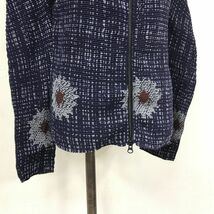 I925-N◆良品◆ me ISSEY MIYAKE ミー イッセイミヤケ プリーツジャケット ダブルジップ ハイネック◆ ネイビー 紺 総柄 ポリエステル_画像4