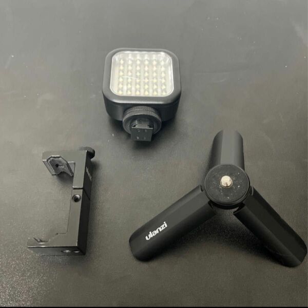 ホットシュー付きのスマホホルダーとミニ三脚、Godox LED36のセット