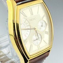 【77】1円～ SEIKO セイコー セイコー 5Y66-0AF0 トリプルカレンダー GP 革ベルト 腕時計 クォーツ メンズ 稼働品 現状品_画像4