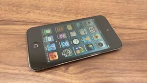 Apple iPod touch4 (第4世代) MC540J/A 【5807】