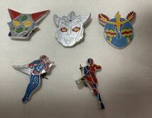 当時物 バッジ ウルトラマン、ゲッターロボ昭和のヒーロー5個(昭和40年代　小学館 、円谷プロ 、東映、石森プロ)_画像1