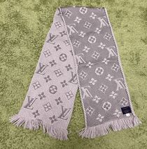 1円〜美品 LOUIS VUITTON ルイヴィトン M74742 マフラー ロゴマニア グリペルル 灰色 グレー シルク ウール モノグラム_画像3