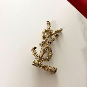 ◆◆◆YSL ノベルティ　ブローチ　美品　7×3mm ゴールド金具　