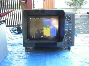 GPS 魚群探知機　　陸上で作動しました。　　PS8000