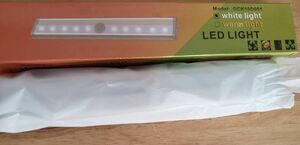 【2個セット】LED センサーライト 人感センサー 電池式 自動点灯 電球色