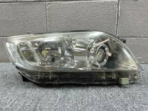 R60125 ② ヴァンガード ACA38 純正 ヘッドライト 右 HID 81145-42381 ICHIKOH 42-44_画像1