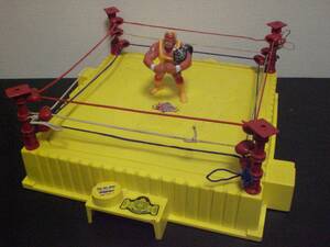 当時物 90s HASBRO ハズブロ WWF WWE イエローリング＋ハルクホーガン KING OF THE RING フィギュア レッスルマニア WCW YELLOW RING