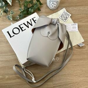 送料無料　LOEWE　ロエベ　バニーポケット　スマホショルダー　斜めがけポシェット　ショルダーバッグ　うさぎ年限定　希少レア