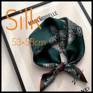【新品】シルクスカーフ グリーン バンダナプリント 小さめスカーフ 正方形 53×53