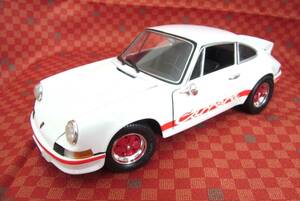 ミニカー1/18　ポルシェ911　カレラ　白　UNIVERSAL HOBBIES　元箱なし