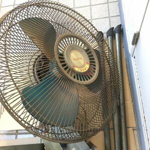 レトロ扇風機 マキタ 特大 三脚付き 都内引き取り可能な方