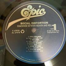 【美品】 SOCIAL DISTORTION 「SOMEWHERE BETWEEN HEAVEN AND HELL」 E47978 レコード LP_画像4