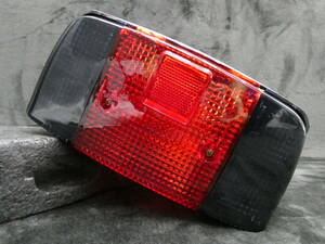 ＣＢＸ４００Ｆ　テールライト　赤×黒/純正タイプ CBX550F NC07 PC04 外装 テールユニット テールランプ メッキ レンズ ノーマル ジェイド