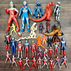 ウルトラマン 怪獣 フィギュア まとめて ネクサス ゼロ レイモン レッドキング ヤプール メフィラス星人 他 ソフビ 大量 円谷プロ WK