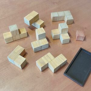 立体パズル　ハンドメイド　手作り　つみき　知育玩具　ソーマキューブ風