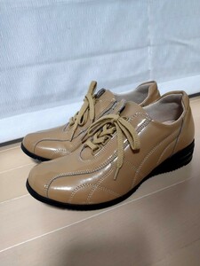 美品、Tokimi モード トキミ ウォーキングシューズ 23.5cm 5E、パールベージュ レディース 神戸靴 コンフォート、外反母趾