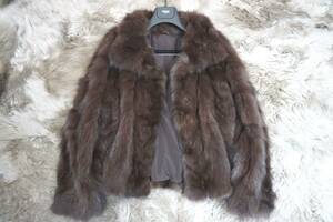 ロシアンセーブルで創られた セーブル毛皮ファー Vライン ショート丈 コートです。とても綺麗です。”11361