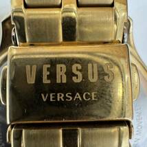 【TK0114】VERSUS VERSACE ヴェルサス ヴェルサーチ 腕時計 VSP460318 ベルサスベルサーチ ゴールドカラー 金色 石 ブランド 動作確認済_画像7