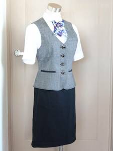 13号 セロリー グレー と 黒 ボタン 中古◆OL制服/事務服◆中古ベスト,スカート セット、中古ブラウス、新品リボン付