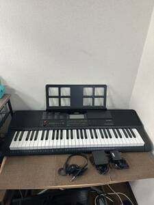 【中古品】CASIO CT-X700 カシオ 電子キーボード 61鍵盤 足踏みペダル・ヘッドホン付 楽譜付 通電動作確認済み ブラック