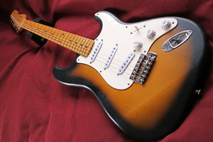 【Fender Japan】ST-57（T）'57 Stratocaster Tabacco Sunburst（スパロゴ／メイプル1pcネック／スチールブロック）日本製