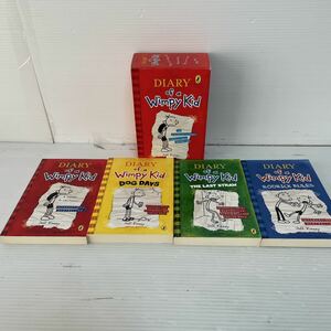 英語絵本 Diary of a Wimpy Kid Boxset: Diary of a Wimpy Kid / Rodrick Rules / The Last Straw / Dog Days 4冊セット S-027