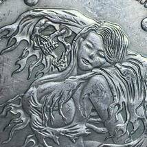 WX 1226流浪幣 髑髏 ハロウィン 風神 天眼 鷹紋 外国硬貨 貿易銀 海外古銭 コレクションコイン 貨幣 重さ約21g_画像2