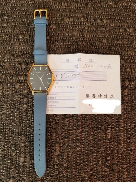 【送料無料】LIAKULEA　腕時計　スイス　革ベルト　男女 アナログ 電池交換済み　動作確認済み　定価19800円
