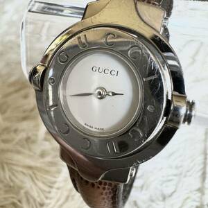 稼動品　GUCCI グッチ 6600L ターンフェイス 白文字盤 レディース腕時計 時計型ブレスレット　バングル　フリーサイズ