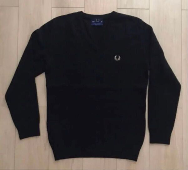 FRED PERRY LAMBSWOOL V-NECK セーター