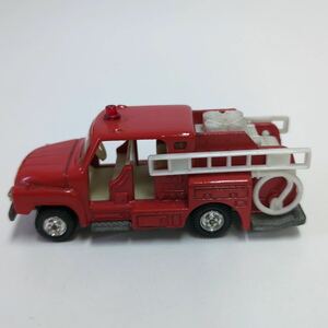 【コレクター放出品】TOMICA トミカ　日本製　NO.68 ISUZUFIRE ENGINE 消防車 97