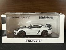 1/43 海外限定200 ミニチャンプス ポルシェ 718 ケイマン GT4 RS ホワイト 1:43 Minichamps Porsche 718 Cayman GT4 RS 2022 white_画像4