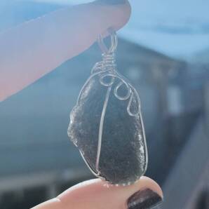 肉体精神魂を強力【隕石チンターマニストーン原石ペンダント】K231ネックレス