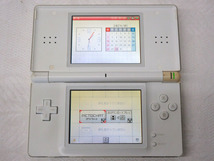 01K198 ニンテンドー DS Lite ホワイト 通電OK イタミあり 現状 部品取りなどに 売り切り_画像3