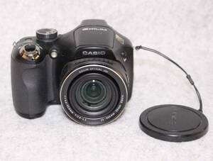 [is01]デジタルカメラ CASIO EXILIM EX-FH20 カシオ　 digital camera　キャップ付き　単三乾電池で作動