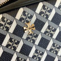 トリーバーチ TORY BURCH ポーチ　セカンドバッグ　ミニバッグ　総レザー　ブラック　ロゴ　レディース　ブランド　マルチケース_画像6