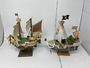 中古 ONE PIECE ゴーイングメリー号 プラモデル完成品 +サウザンドサニー号　破損箇所あり　現状品